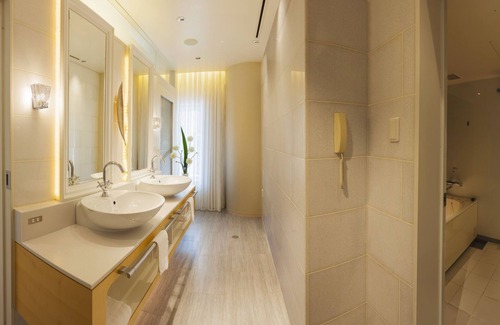 Shinchi Hotel | Hotel Elsereine Osaka