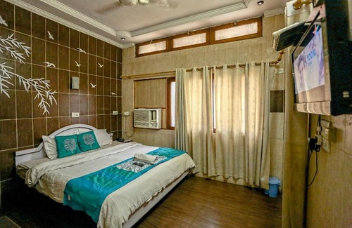 Paltan Bazaar Hotel | Hotel Embassy