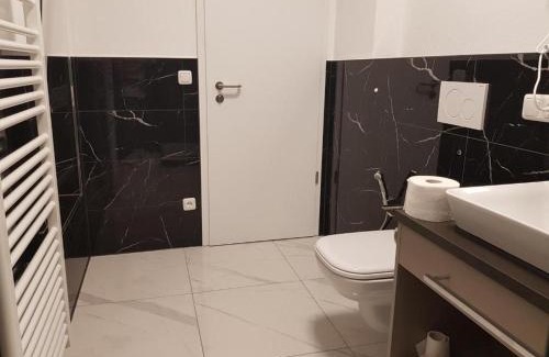 Roedelheim Hotel | Hotel Emiliana am Bahnhof