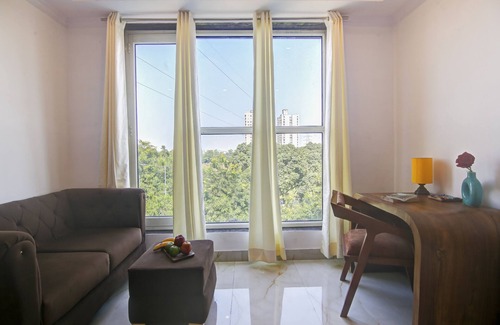 Indirapuram Hotel | Hotel Emporio Grand