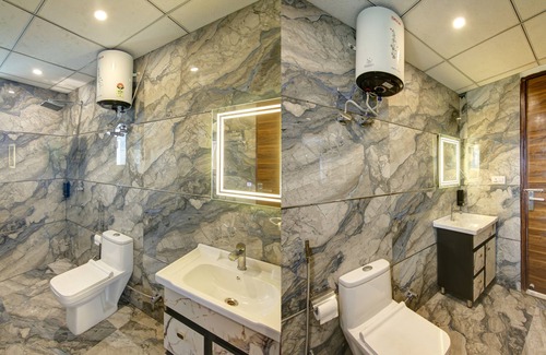 Indirapuram Hotel | Hotel Emporio Grand