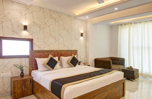 Indirapuram Hotel | Hotel Emporio Grand