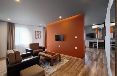 Pogradec Hotel | Hotel Enkelana