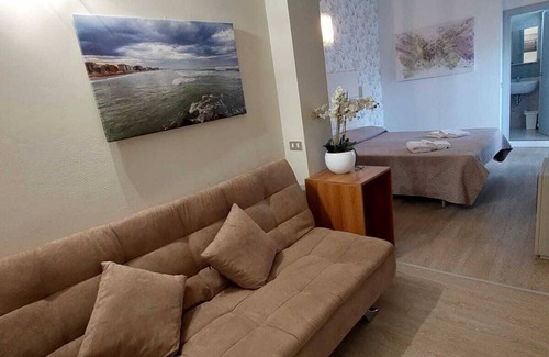 Fogliano Marina Hotel | Hotel Ermeti B&B and Brunch