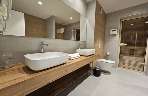 Tuzla Canton Hotel | Hotel ETNA