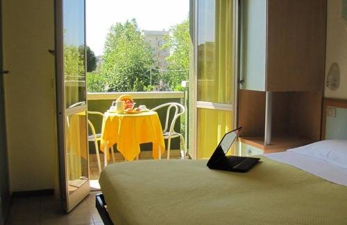 Fogliano Marina Hotel | Hotel Etna