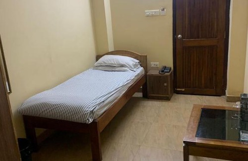 Central Pune Hotel | Hotel Everest Inn By WB Inn