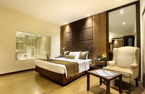 Alkapuri Hotel | Hotel Express Towers