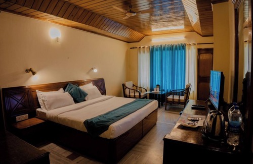 Kandaghat Hotel | Hotel Falcon Crest