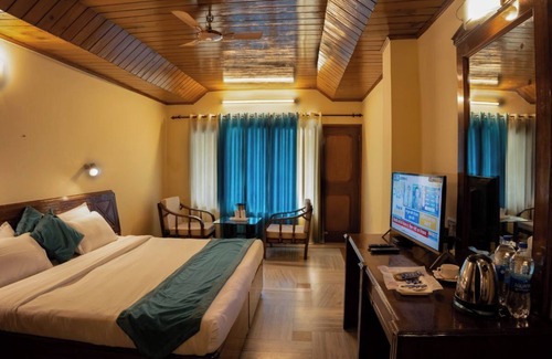 Kandaghat Hotel | Hotel Falcon Crest