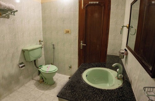 Kandaghat Hotel | Hotel Falcon Crest