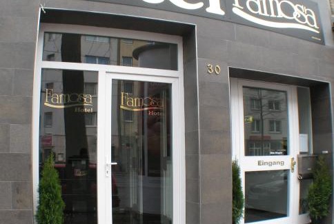Stadtmitte Hotel | Hotel Famosa