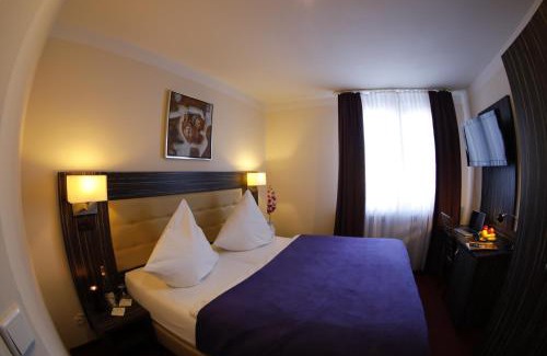 Stadtmitte Hotel | Hotel Famosa