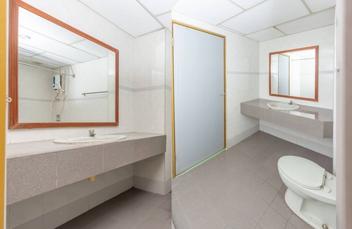 Taman Melaka Raya Hotel | Hotel Famous Inn