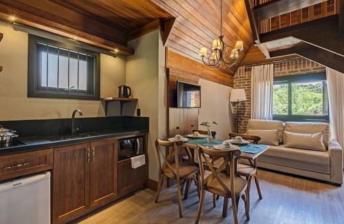 Vale das Colinas Hotel | Hotel Fioreze Chalés