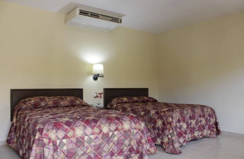 Monclova Hotel | Hotel Flores Hills