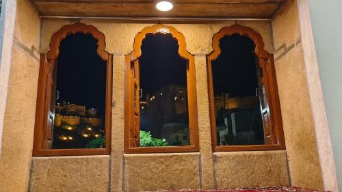 Amar Sagar Pol Hotel | Hotel Fort View -The Heart of city