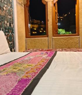 Amar Sagar Pol Hotel | Hotel Fort View -The Heart of city