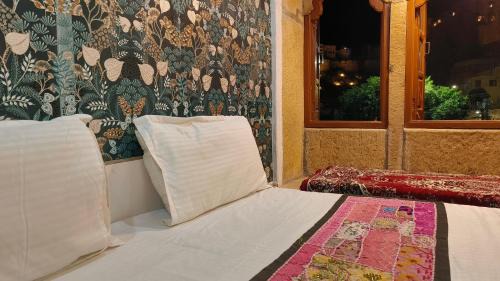 Amar Sagar Pol Hotel | Hotel Fort View -The Heart of city