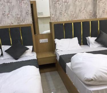 Varanasi Hotel | HOTEL FRIENDs