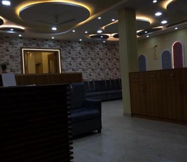 Varanasi Hotel | HOTEL FRIENDs