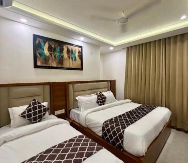 Amritsar Hotel | Hotel G R Residency GOLDEN TEMPLE JUST 2 mins WALKING DISTANCE FROM HOTEL
