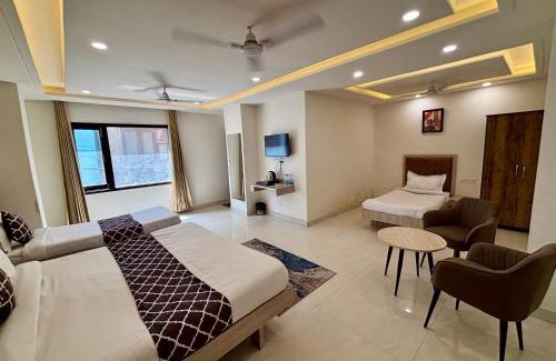 Amritsar Hotel | Hotel G R Residency GOLDEN TEMPLE JUST 2 mins WALKING DISTANCE FROM HOTEL