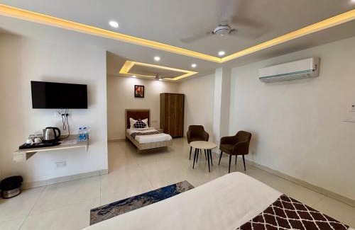 Amritsar Hotel | Hotel G R Residency GOLDEN TEMPLE JUST 2 mins WALKING DISTANCE FROM HOTEL