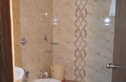 Civil Lines Hotel | Hotel Galaxy