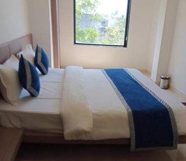 Mansarovar Hotel | Hotel Garden View - Mansarovar