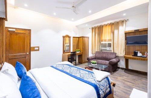 Karol Bagh Hotel | Hotel Garden View - Near Karol Bagh Metro Station and Gaffar Market