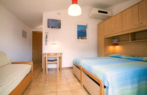 Torbole sul Garda Hotel | Hotel Garnì Villa Magnolia