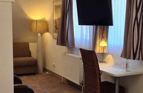 Altstadt Hotel | Hotel Garni Am Ellinger Tor