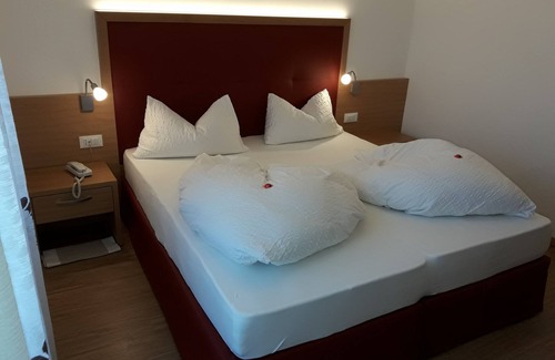Merano Bed & Breakfast | Hotel Garni Lux
