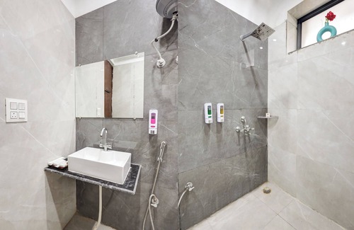 Noida Hotel | Hotel Golden Era