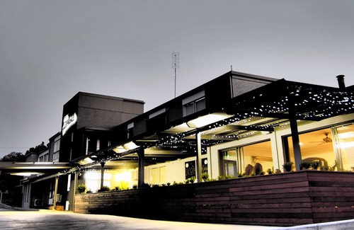 Parkes Hotel | Hotel Gracelands