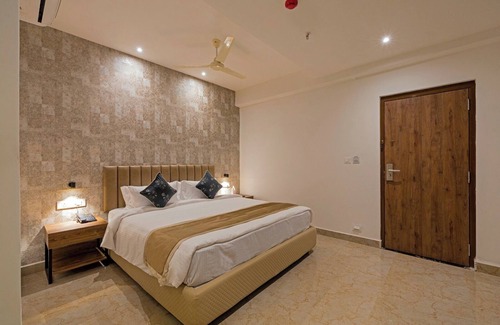 Hyderabad Hotel | Hotel Grand Continent Gachibowli, US Consulate
