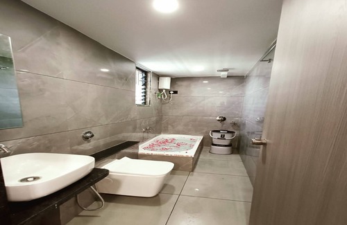 Naranpura Hotel | Hotel Green Fortune