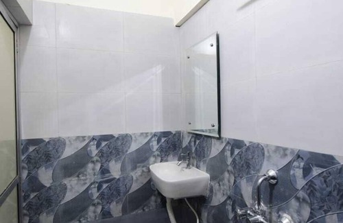 Kolkata Hotel | Hotel Green Leaf by Stays Easy