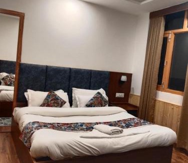 New Manali House | Hotel Green Ocean
