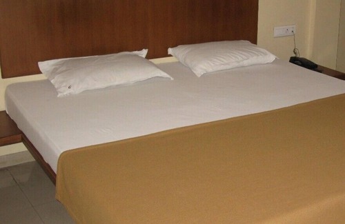 Central Pune Hotel | Hotel Gulmohr