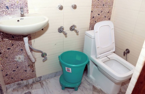 Paharganj Hotel | Hotel Gush New Delhi Railway Station