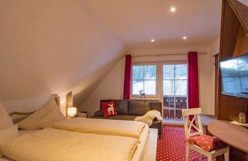 Neuglashutten Hotel | Hotel Höhengasthof Grüner Baum