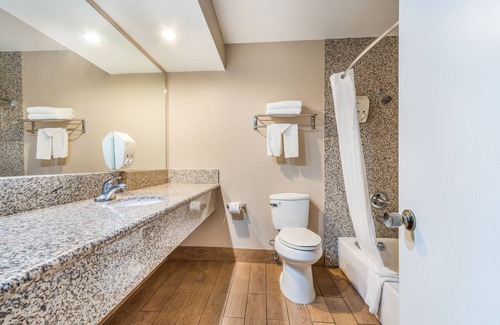 Ontario Hotel | Hotel Hacienda at Ontario Ranch
