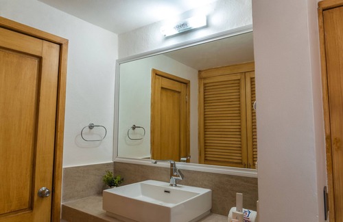 Downtown Cancun Hotel | Hotel Hacienda de Castilla
