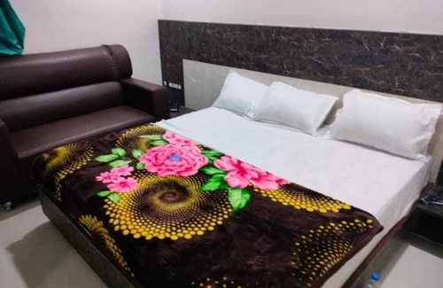 Bhavanipuram Hotel | HOTEL HARIKA GRAND LODGE