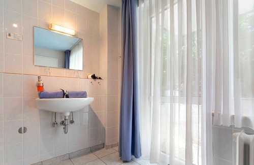 Helgoland Cottage | Hotel Helgolandia - Double room on the island side
