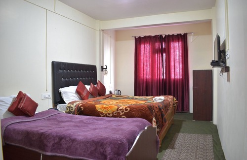 Darjeeling Hotel | Hotel Himalayan Queen