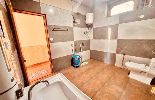 Manali Hotel | Hotel Himalayan Valley View Retreat - Best Selling Riverside Hotel in Manali