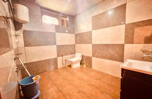 Manali Hotel | Hotel Himalayan Valley View Retreat - Best Selling Riverside Hotel in Manali